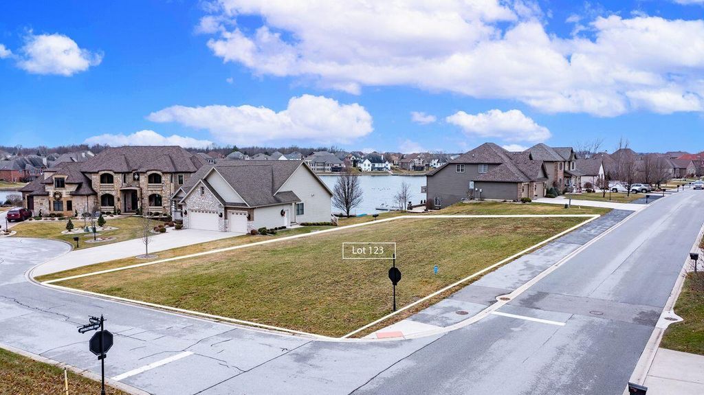 Photo of 10376 Potomac Court, Winfield, IN 46307 (MLS # 831943)