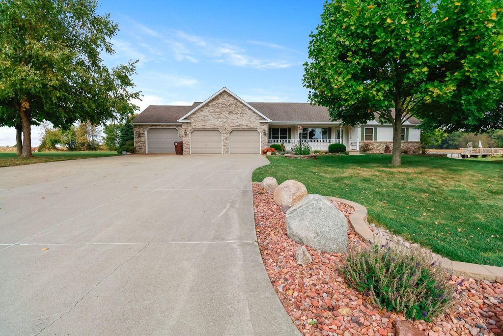 Photo of 1 E Jeflynn Court, Kouts, IN 46347 (MLS # 833718)