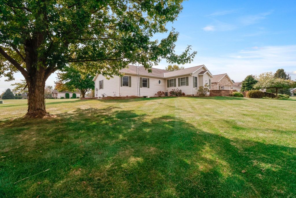 Photo of 1 E Jeflynn Court, Kouts, IN 46347 (MLS # 833718)