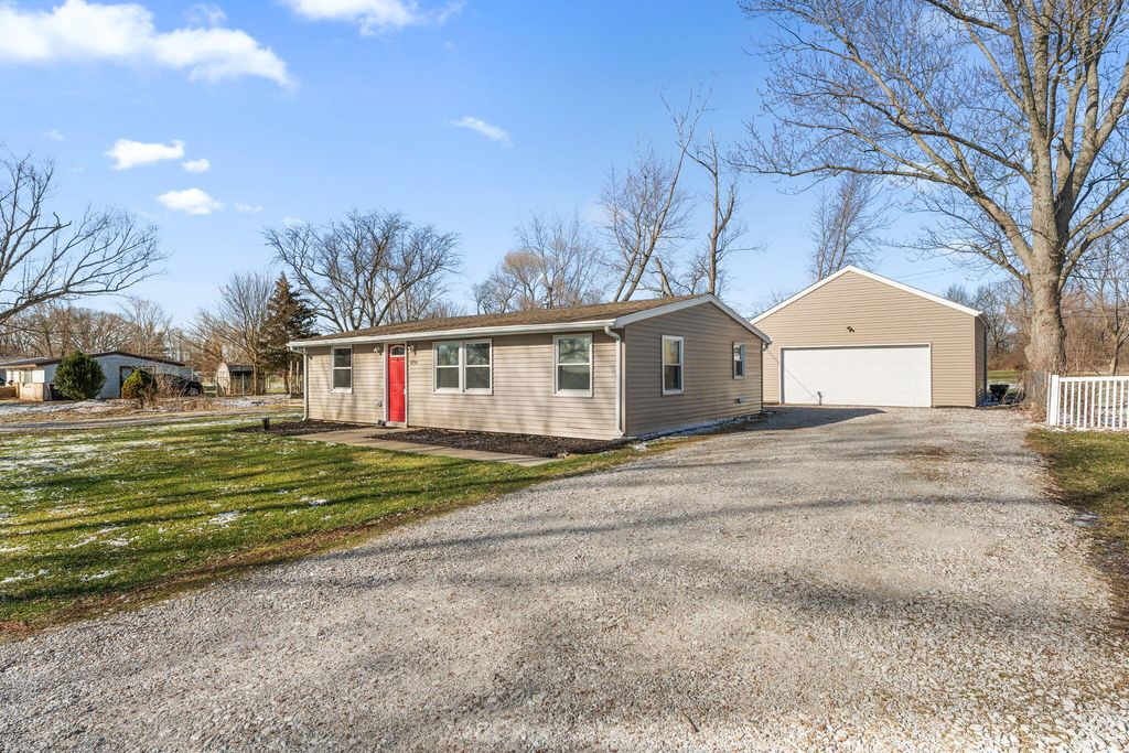 Photo of 12736 Whitcomb Street, Crown Point, IN 46307 (MLS # 835626)