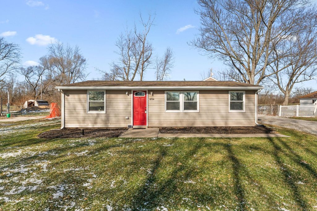 Photo of 12736 Whitcomb Street, Crown Point, IN 46307 (MLS # 835626)