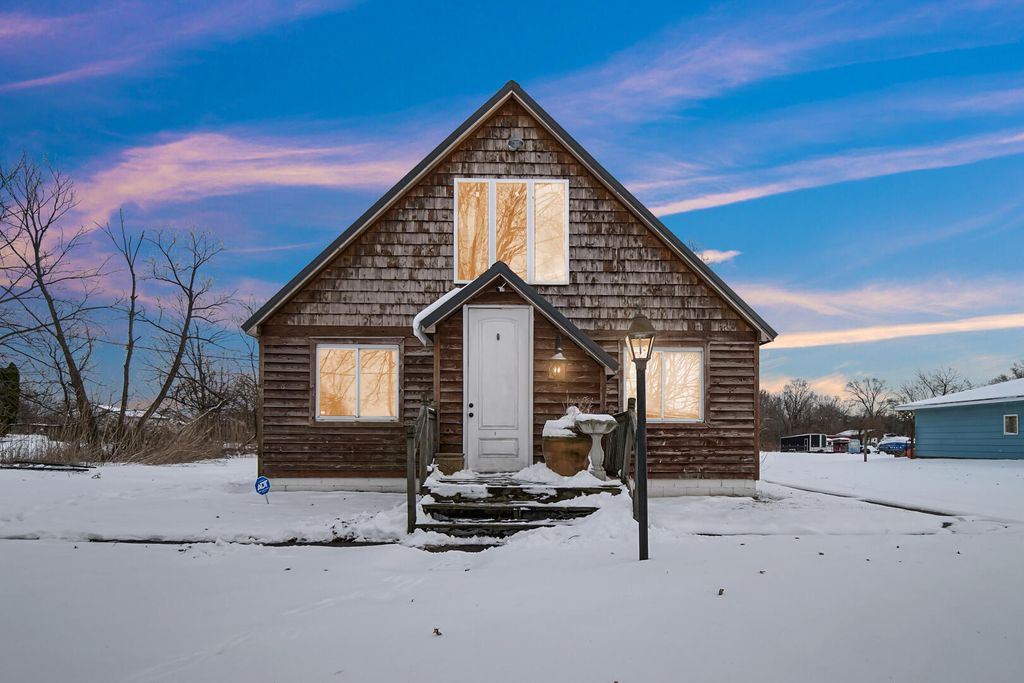 Photo of 7111 Mississippi Street, Merrillville, IN 46410 (MLS # 831676)