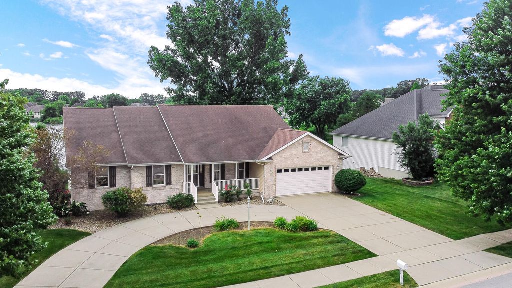 Photo of 9103 Wright Street, Merrillville, IN 46410 (MLS # 841814)