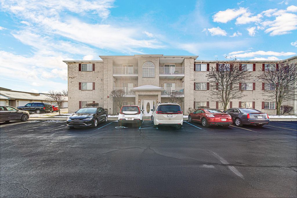 Photo of 2007 W 75th Place #31, Merrillville, IN 46410 (MLS # 832065)