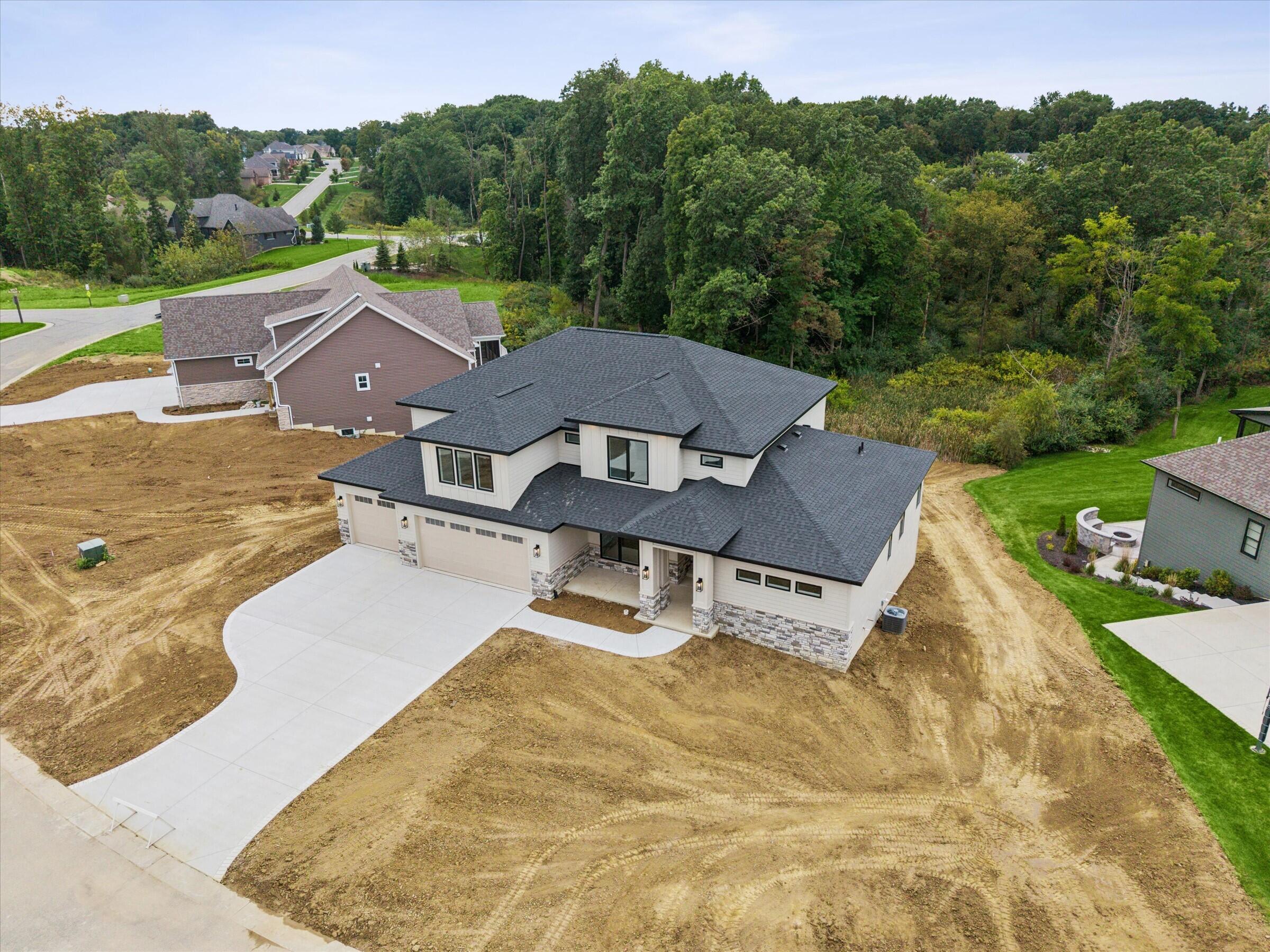 300 W Thistle Road