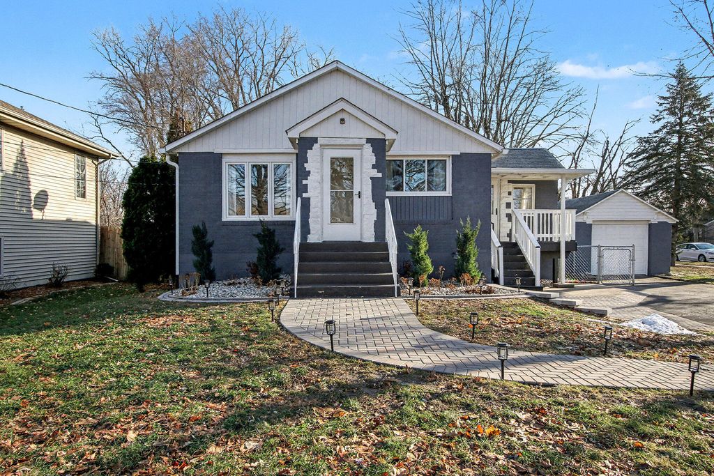 Photo of 9747 Erie Street, Highland, IN 46322 (MLS # 832190)