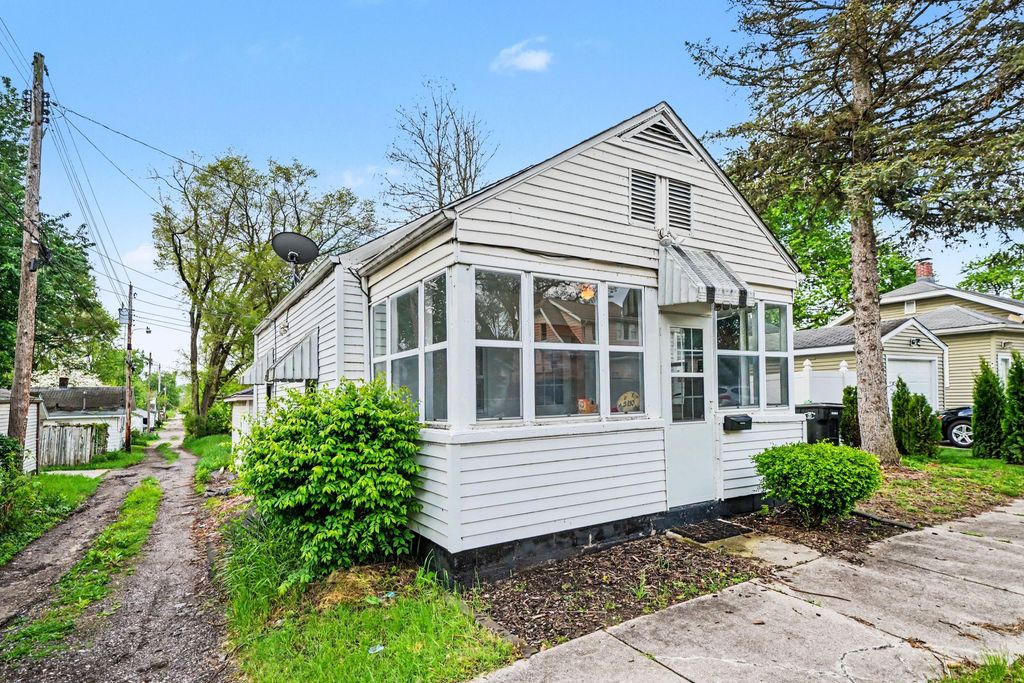 Photo of 3410 Wall Street, South Bend, IN 46615 (MLS # 838697)