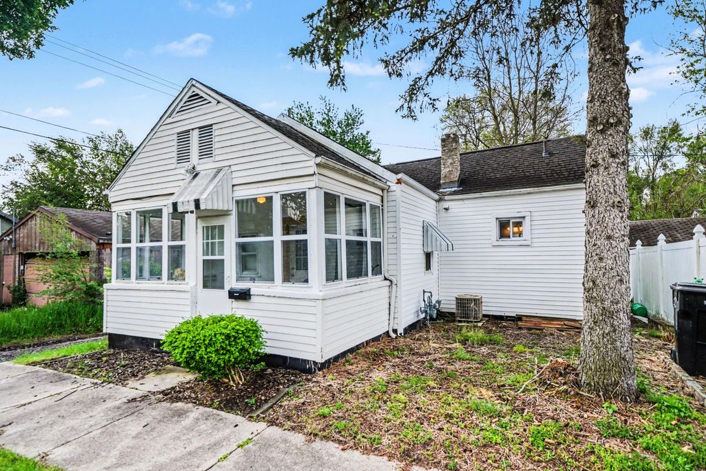 Photo of 3410 Wall Street, South Bend, IN 46615 (MLS # 838697)