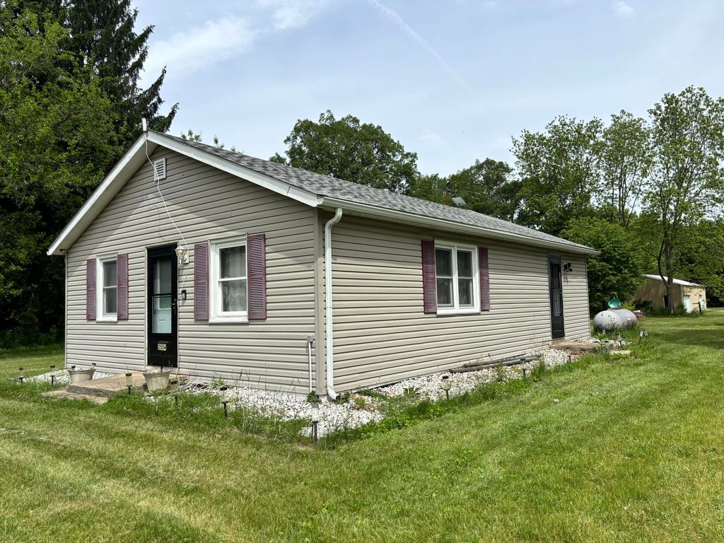 Photo of 2554 E 400 N, Rensselaer, IN 47978 (MLS # 839561)