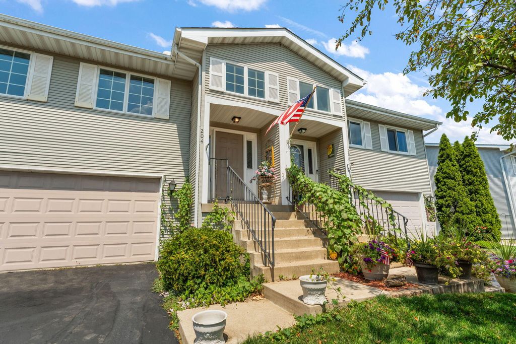 Photo of 204 Barbara Jean Drive, Schererville, IN 46375 (MLS # 832713)