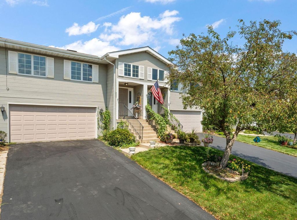Photo of 204 Barbara Jean Drive, Schererville, IN 46375 (MLS # 832713)