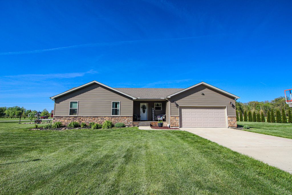 Photo of 1668 Kelly Court, Wheatfield, IN 46392 (MLS # 838946)