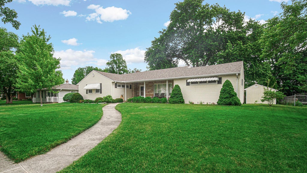 Photo of 847 Garfield Street, Hobart, IN 46342 (MLS # 840575)
