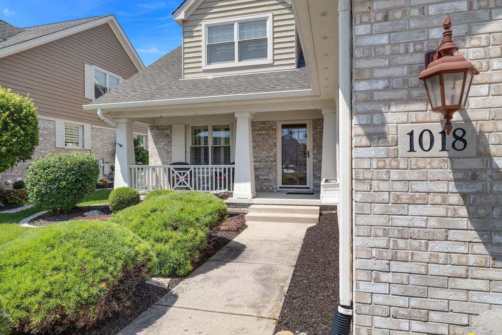 Photo of 1018 Sterling Court, Crown Point, IN 46307 (MLS # 841902)