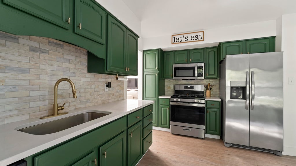 Photo of 711 S 18th Street, Chesterton, IN 46304 (MLS # 846644)