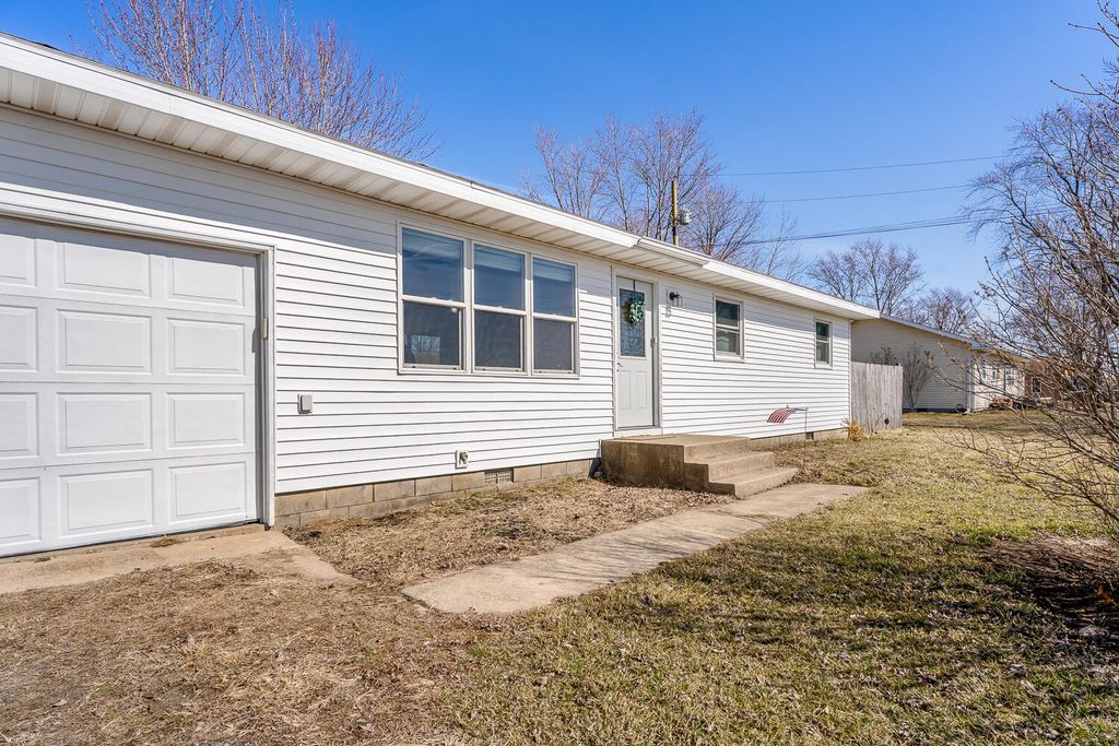 Photo of 5390 W 400 N, Rensselaer, IN 47978 (MLS # 834947)