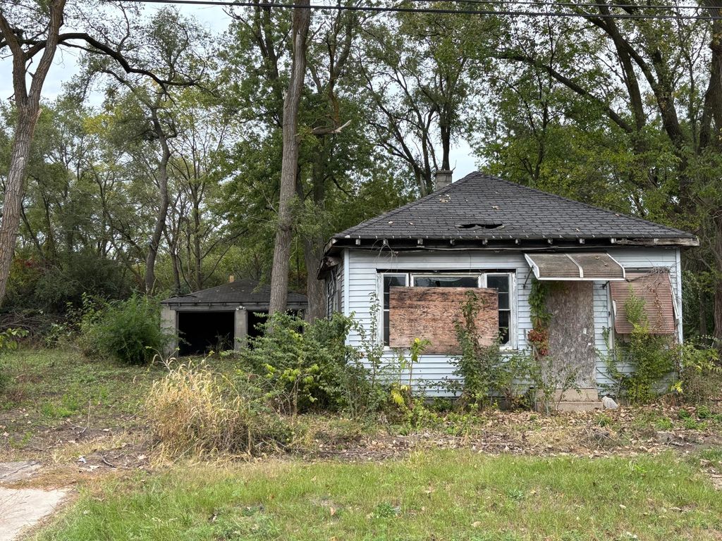 Photo of 2413-2415 Industrial Boulevard, Gary, IN 46407 (MLS # 829357)
