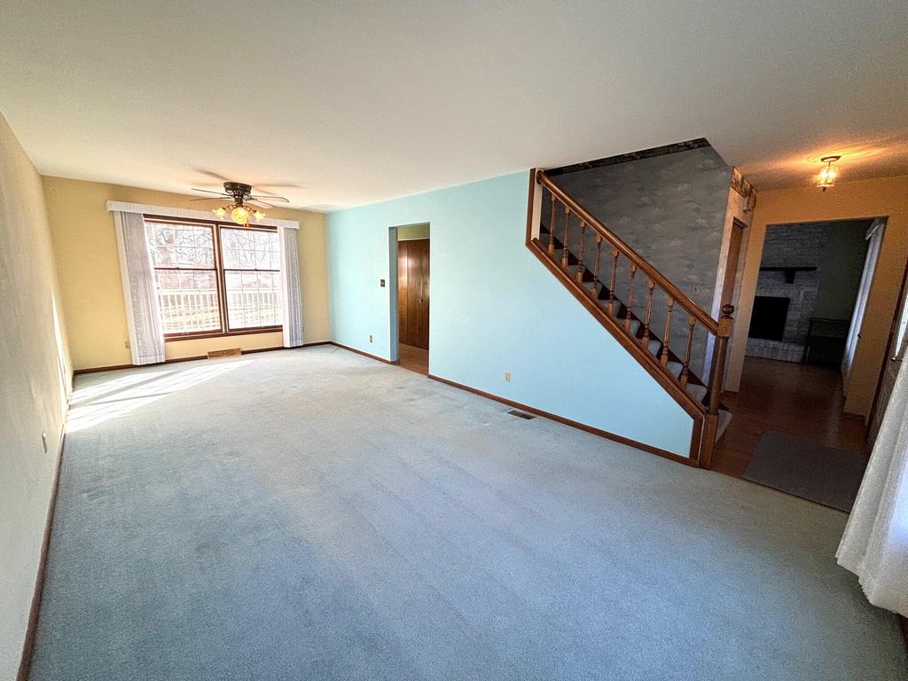 Photo of 3863 Kingsway Drive, Crown Point, IN 46307 (MLS # 834812)