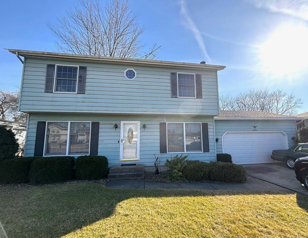 Photo of 3863 Kingsway Drive, Crown Point, IN 46307 (MLS # 834812)