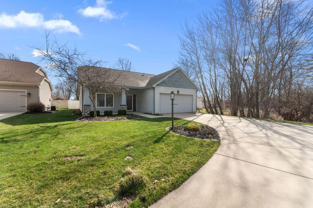 Photo of 3700 Highland Circle, Valparaiso, IN 46383 (MLS # 835376)