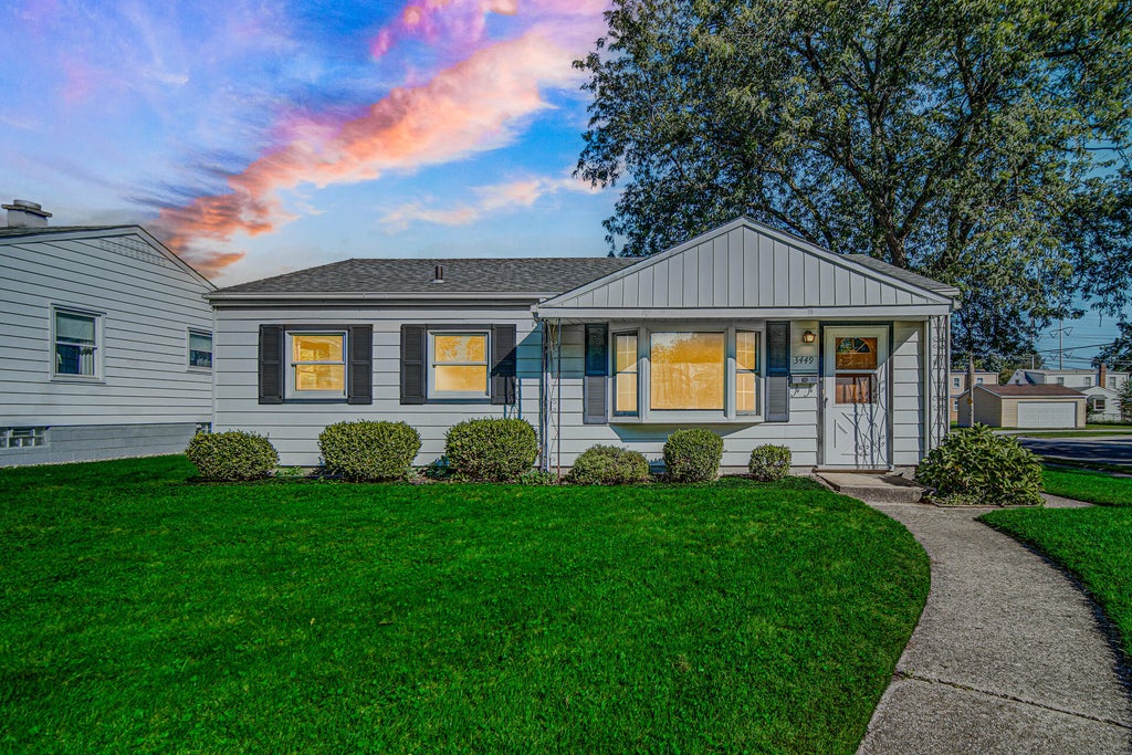 Photo of 3449 Garfield Avenue, Highland, IN 46322 (MLS # 846533)