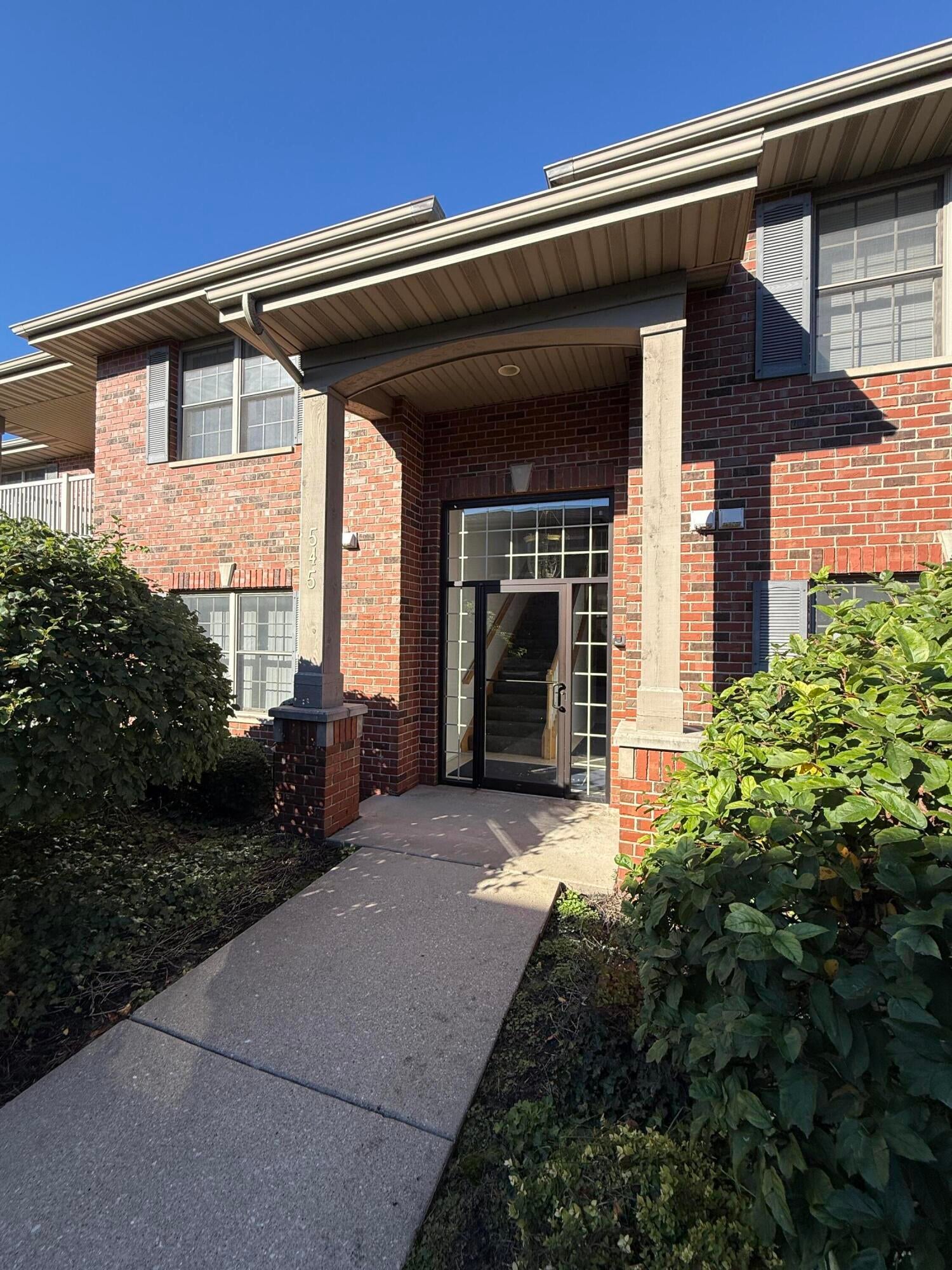 545 Cambridge Court 2c