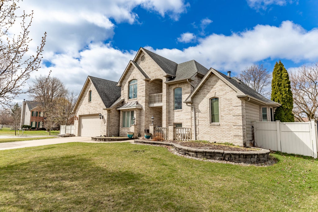 Photo of 2222 Red River Drive, Schererville, IN 46375 (MLS # 845516)