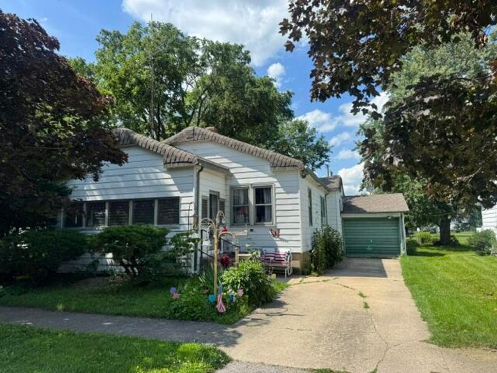 Photo of 210 W State Street, Morocco, IN 47963 (MLS # 842378)