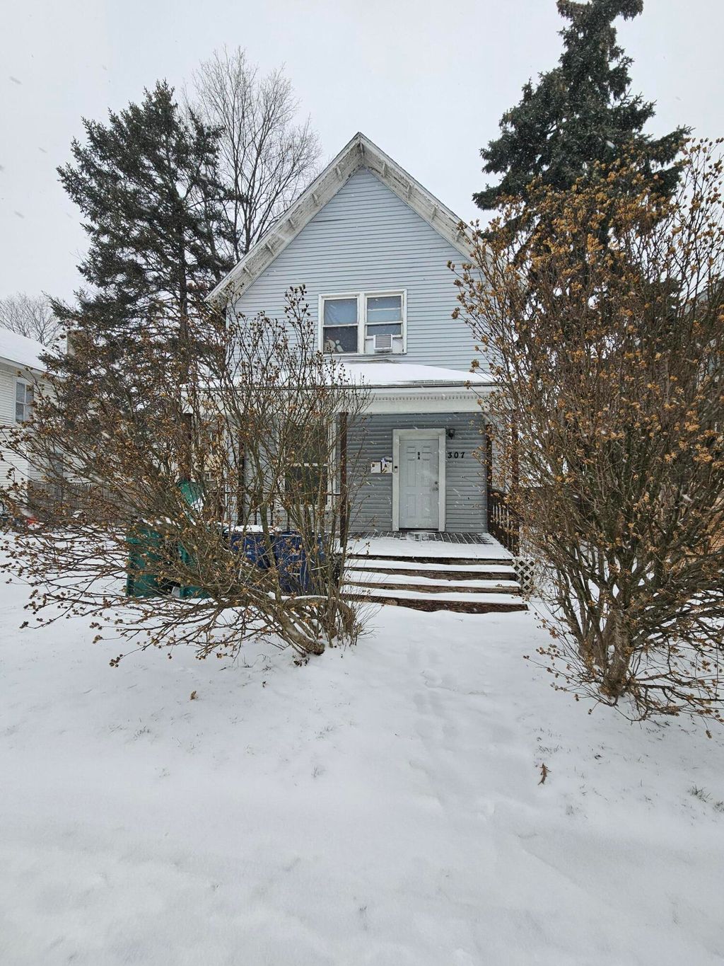 Photo of 307 E Jefferson Avenue, La Porte, IN 46350 (MLS # 839789)
