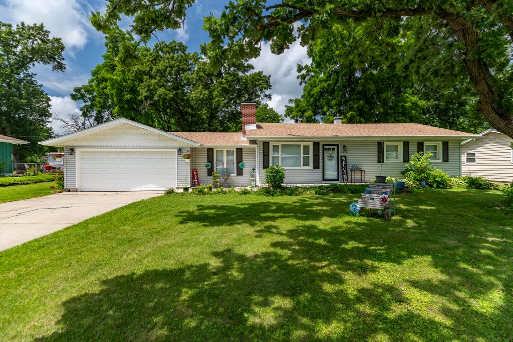 Photo of 5420 Marcella Road, Merrillville, IN 46410 (MLS # 841800)