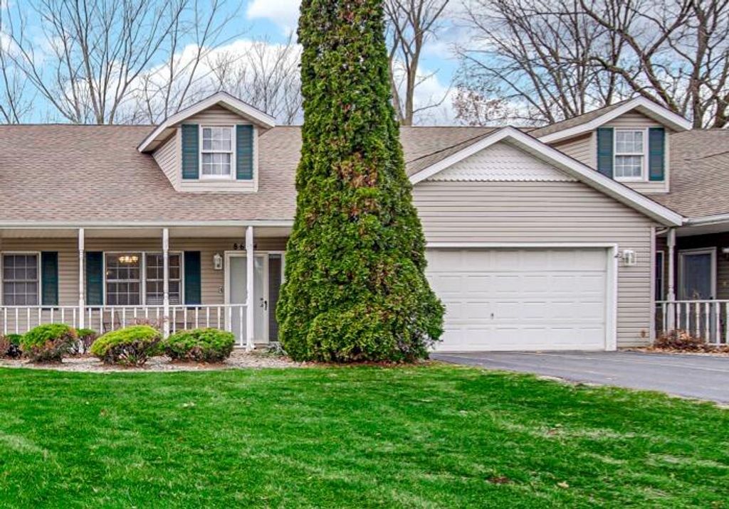 Photo of 8654 Kelly Drive, Saint John, IN 46373 (MLS # 832157)