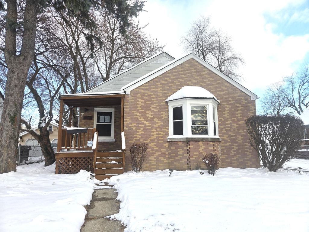 Photo of 7 Beverly Boulevard, Hobart, IN 46342 (MLS # 831978)