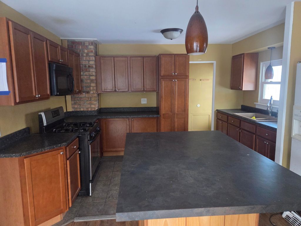 Photo of 7 Beverly Boulevard, Hobart, IN 46342 (MLS # 831978)