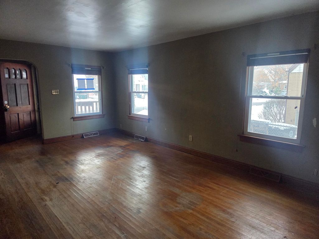 Photo of 7 Beverly Boulevard, Hobart, IN 46342 (MLS # 831978)