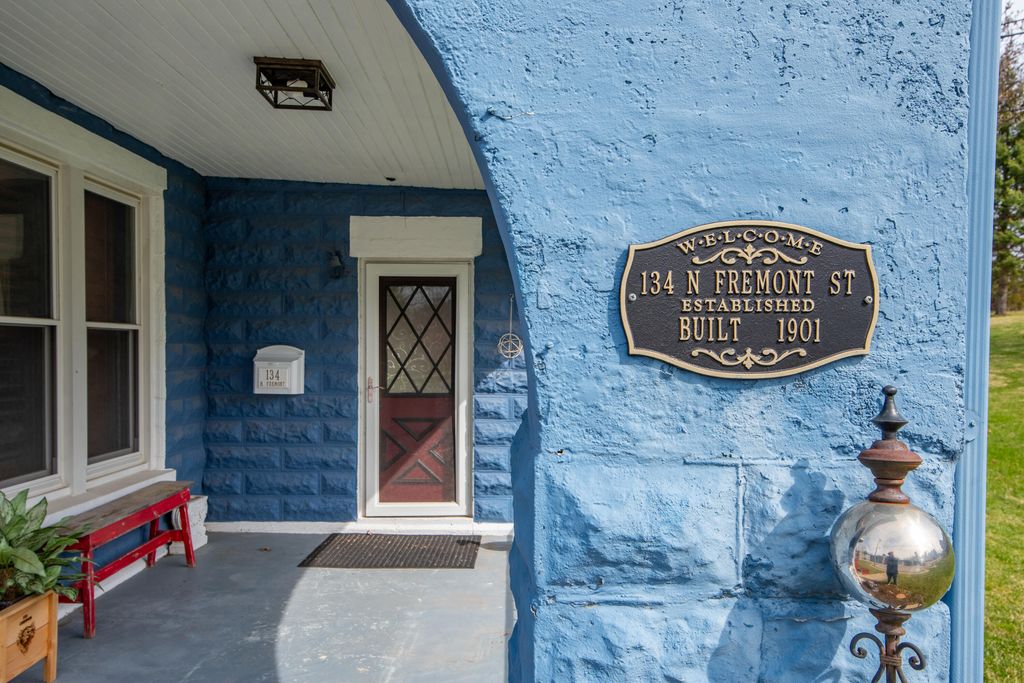 Photo of 134 N Fremont Street, Lowell, IN 46356 (MLS # 837004)