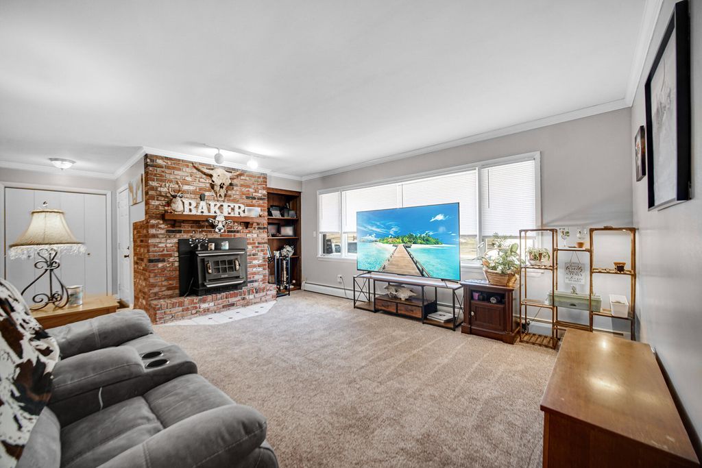 Photo of 612 Almond Street NW, DeMotte, IN 46310 (MLS # 834091)