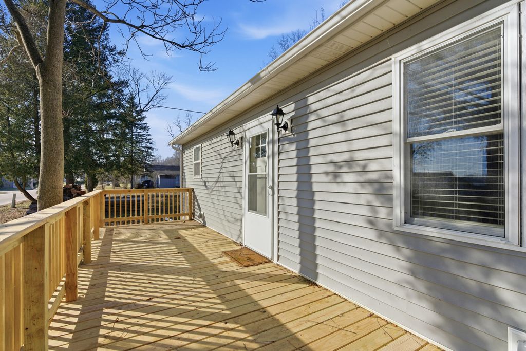 Photo of 1606 N Longshore Drive, Walkerton, IN 46574 (MLS # 832155)