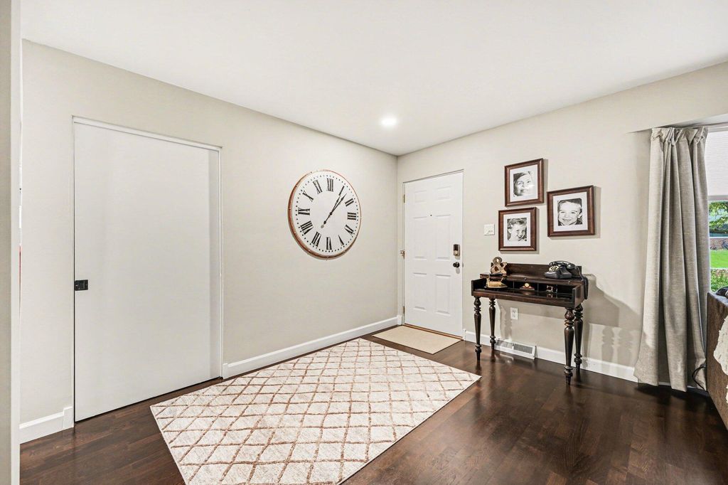 Photo of 11265 W 80th Court, Saint John, IN 46373 (MLS # 837956)