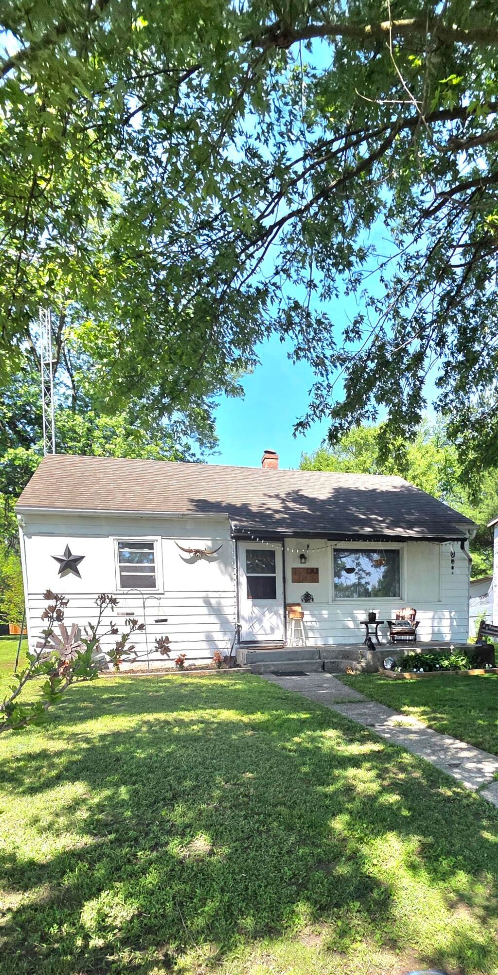 Photo of 410 N Polk Street, Morocco, IN 47963 (MLS # 838600)
