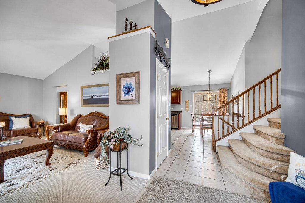 Photo of 10621 Erie Drive, Crown Point, IN 46307 (MLS # 837832)