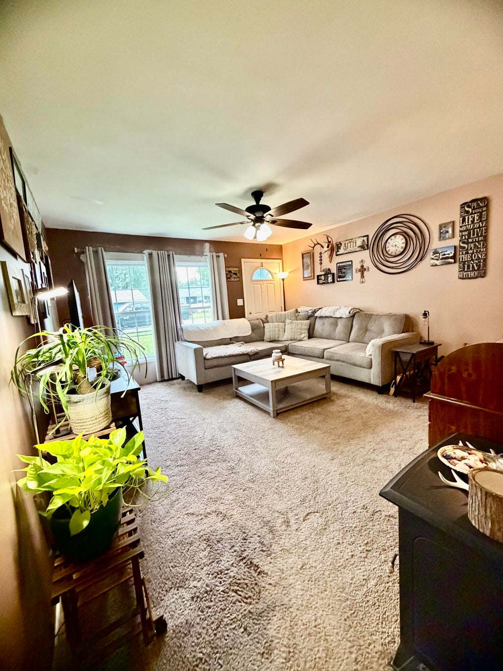 Photo of 1356 W 1st Place, Hobart, IN 46342 (MLS # 843282)