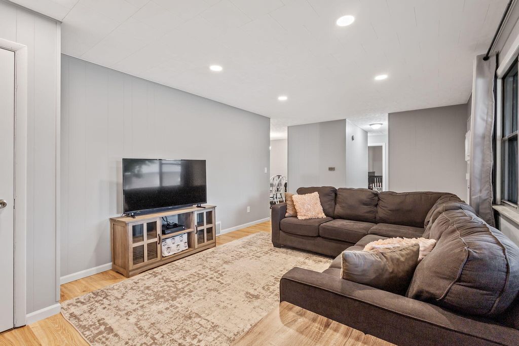 Photo of 201 Sheridan Avenue, North Judson, IN 46366 (MLS # 831832)