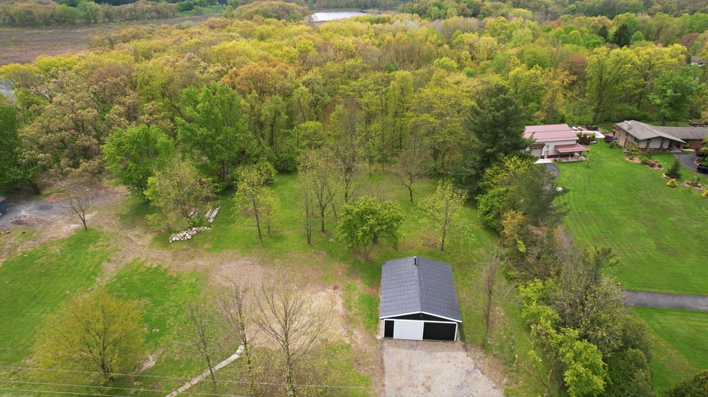 Photo of 100 E 700 N, Valparaiso, IN 46383 (MLS # 838632)