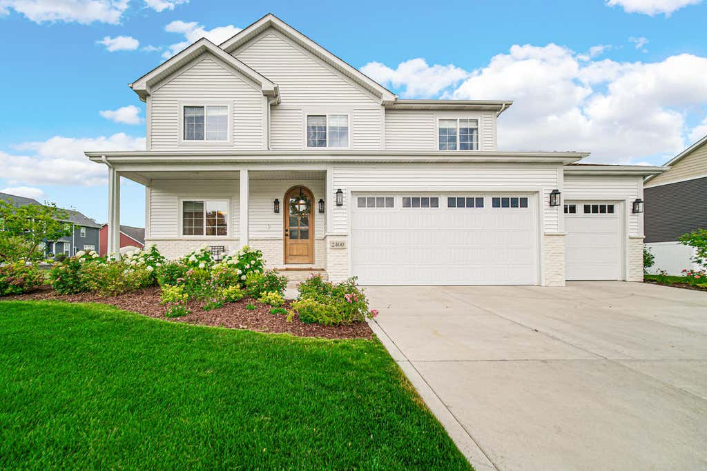Photo of 2400 Stirling Drive, Valparaiso, IN 46383 (MLS # 842229)