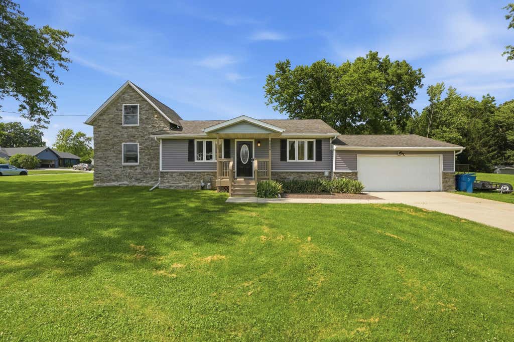 Photo of 5406 W 175th Avenue, Lowell, IN 46356 (MLS # 841774)