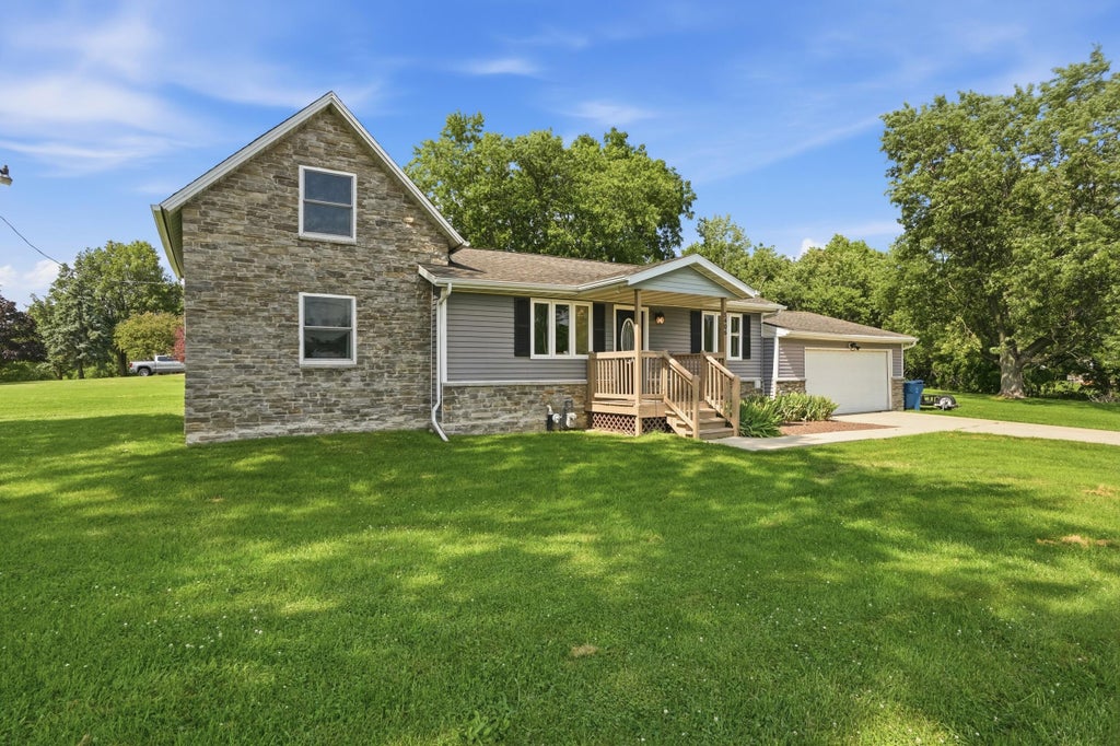 Photo of 5406 W 175th Avenue, Lowell, IN 46356 (MLS # 841774)