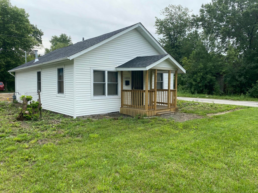 Photo of 3999 Richard Gordon Hatcher Boulevard, Gary, IN 46408 (MLS # 845321)