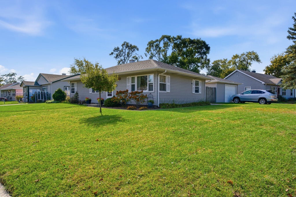 Photo of 7902 Bertram Avenue, Hammond, IN 46324 (MLS # 846838)