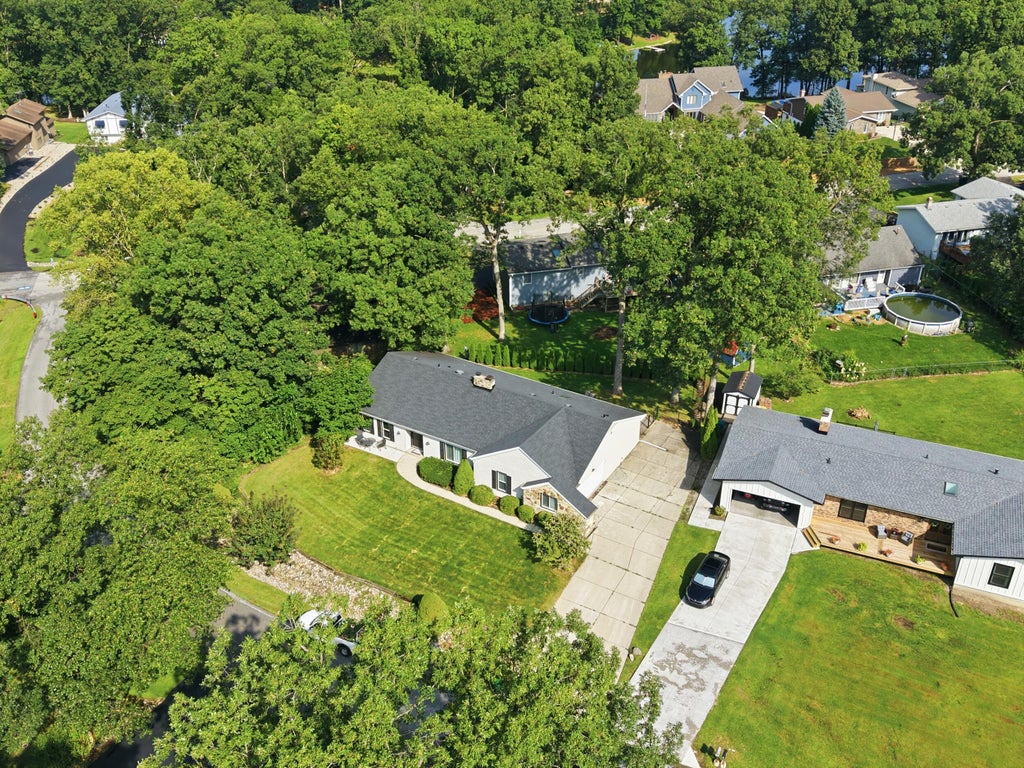 Photo of 1986 Greenvalley Drive, Crown Point, IN 46307 (MLS # 844968)