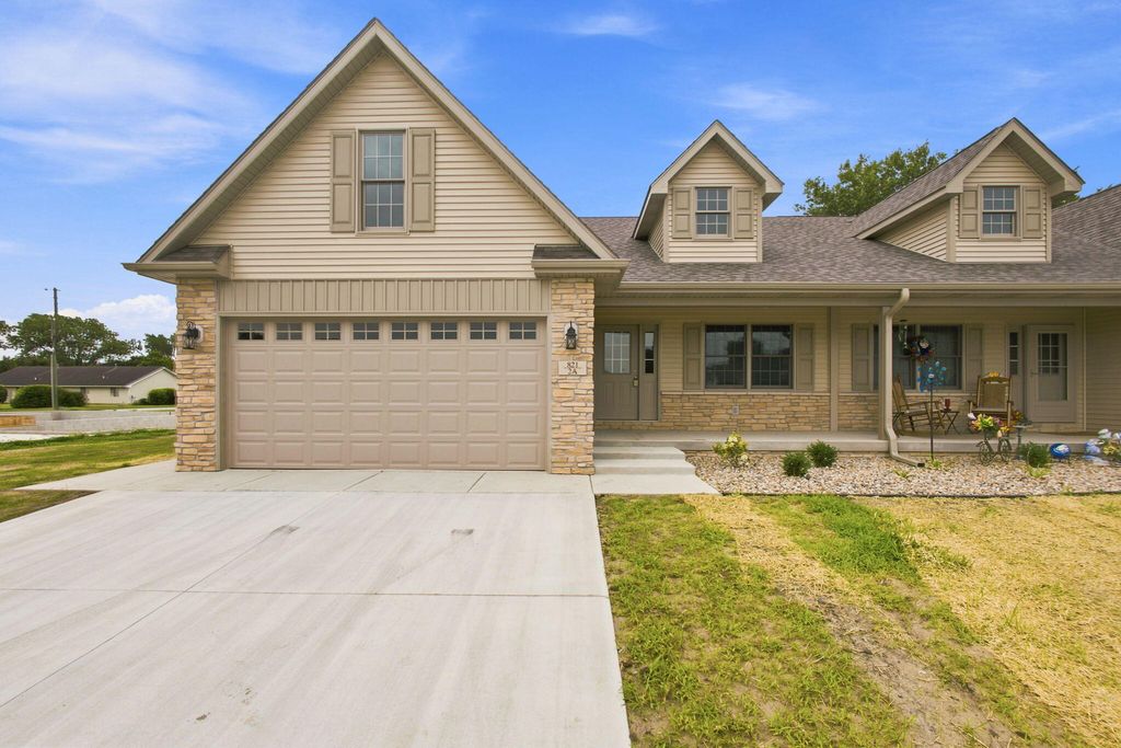 Photo of 821 9th Street SW #2a, DeMotte, IN 46310 (MLS # 842926)